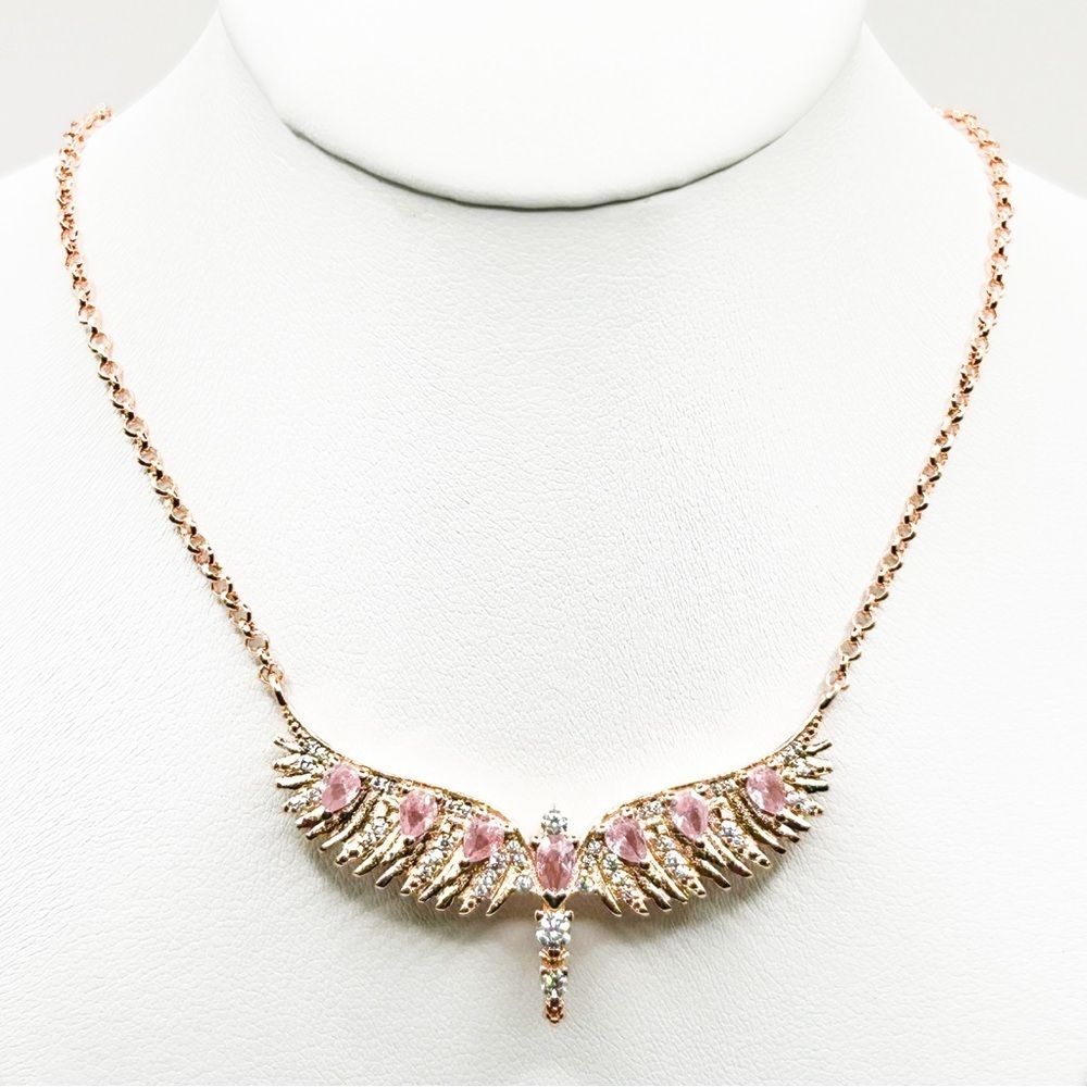 Elegant Pink and Gold Necklace